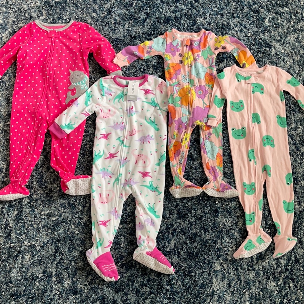 Carter’s sleep & play bundle